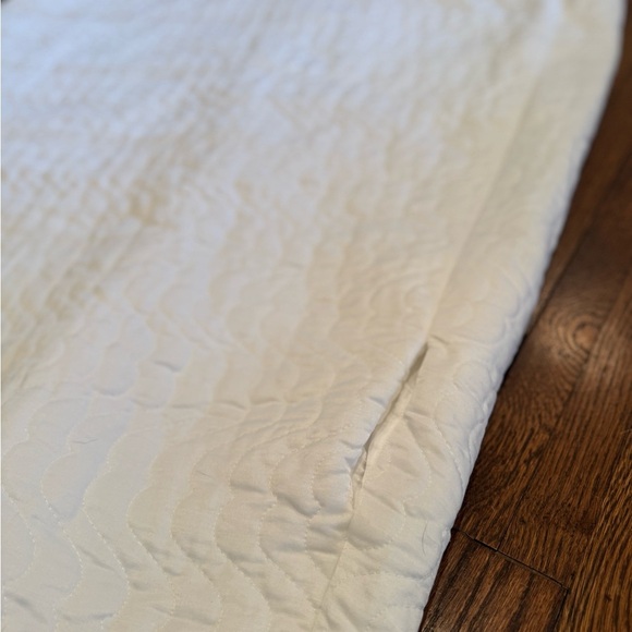 Valentino White Quilted Puffer Luxury Robe with Front Ties Size Large - Picture 10 of 10